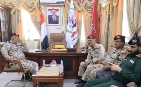 سيئون.. قائد المنطقة العسكرية الثانية يزور قيادة المنطقة العسكرية الأولى