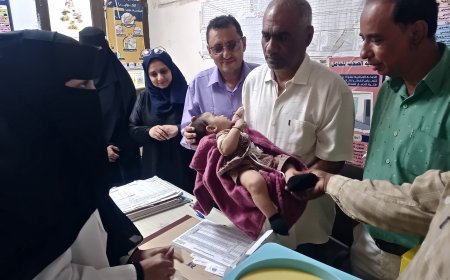 مدير عام زنجبار ومدير الصحة بالمديرية يدشنان المرحلة الأولى من النشاط الإيصالي التكاملي في زنجبار