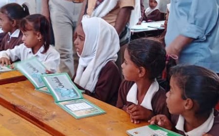 فريق تربوي يتفقد سير عمل برنامج التعليم التعويضي والاثرائي بمدارس أحور