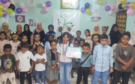 مركز رباط الخير في أبين يُكرِّم الطالبة فاطمة نزار يحيى لحصولها على المركز الأول في مسابقة الحساب الذهني