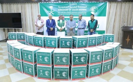 الوكيل العامري يدش توزيع مساعدات غذائية بتمويل من مركز الملك سلمان