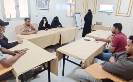 مؤسسة شباب أبين تنظم دورة تدريبية حول مدونة السلوك وأخلاقيات العمل