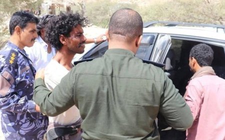 أمن المكلا يلقي القبض على المعتدي على بائع الآيسكريم ويواصل ملاحقة بقية المتورطين