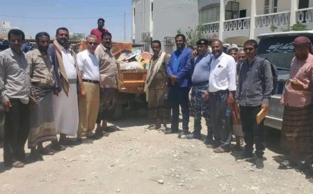 إتلاف أكثر من 4 أطنان من المواد الغذائية ومستحضرات التجميل المنتهية الصلاحية بمدينة عتق