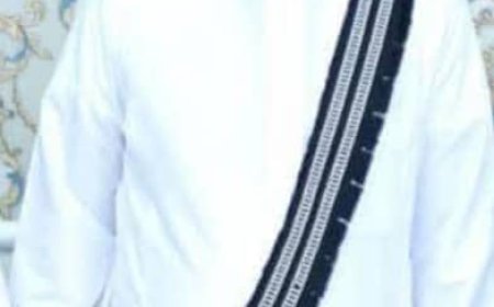 الشيخ صالح العزاني يهني الشاب علي محمد علي سالم العزاني بعقد القران
