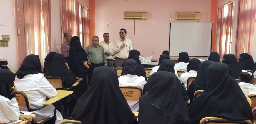 مدير عام صحة لحج يعقد لقاء موسعًا مع العاملين الصحيين بشبكة العمل الصحي المجتمعي بالمحافظة