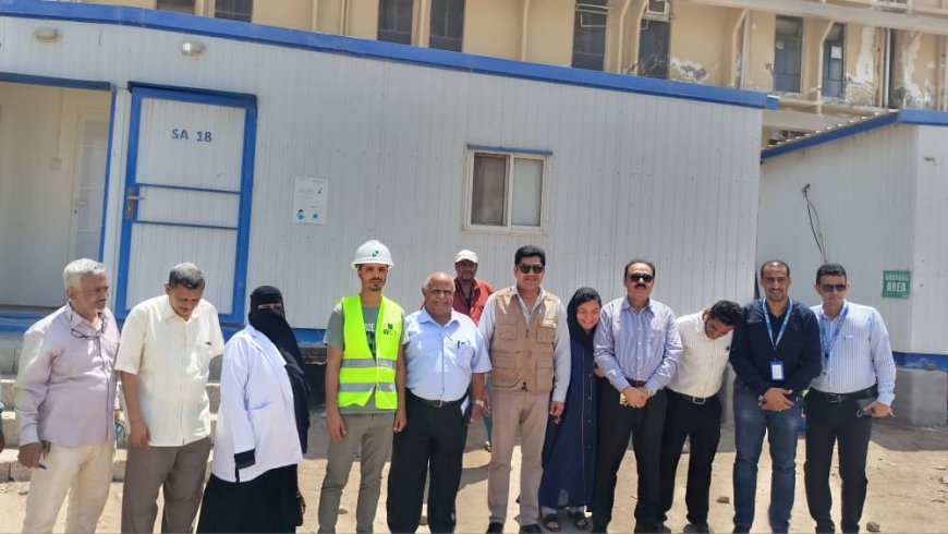 مدير مستشفى الصداقة والمدير القطري لمنظمة اليونبس في الشرق الأوسط يتفقدان أعمال بناء مركز الطوارئ التوليدية بالمستشفى