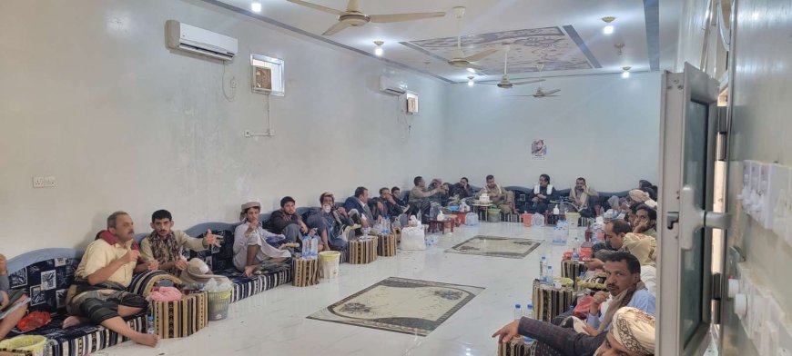 قبائل بني حشيش في ضيافة قائد محور عتق لتقديم العزاء في الشهيد سليم دويس
