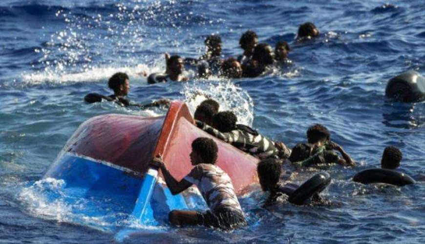 وفاة وفقدان عدد من المهاجرين الأفارقة عقب غرق قاربهم قبالة سواحل تعز