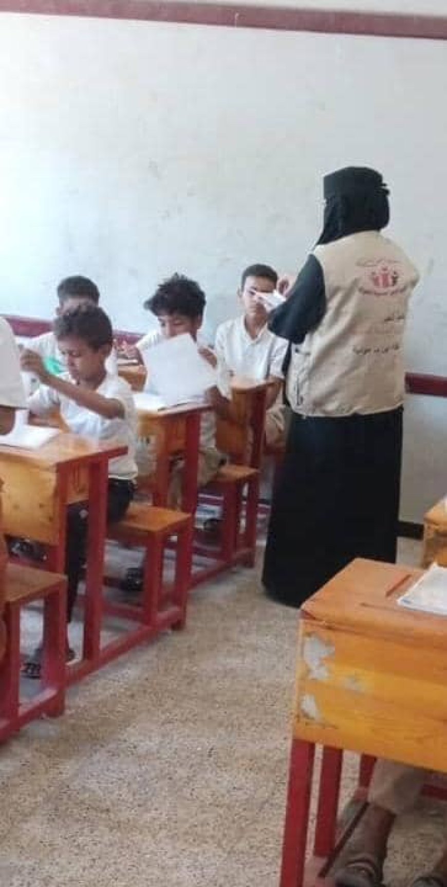 رئيسة جمعية الخير النسوية في مودية تتفقد سير امتحانات الطلاب