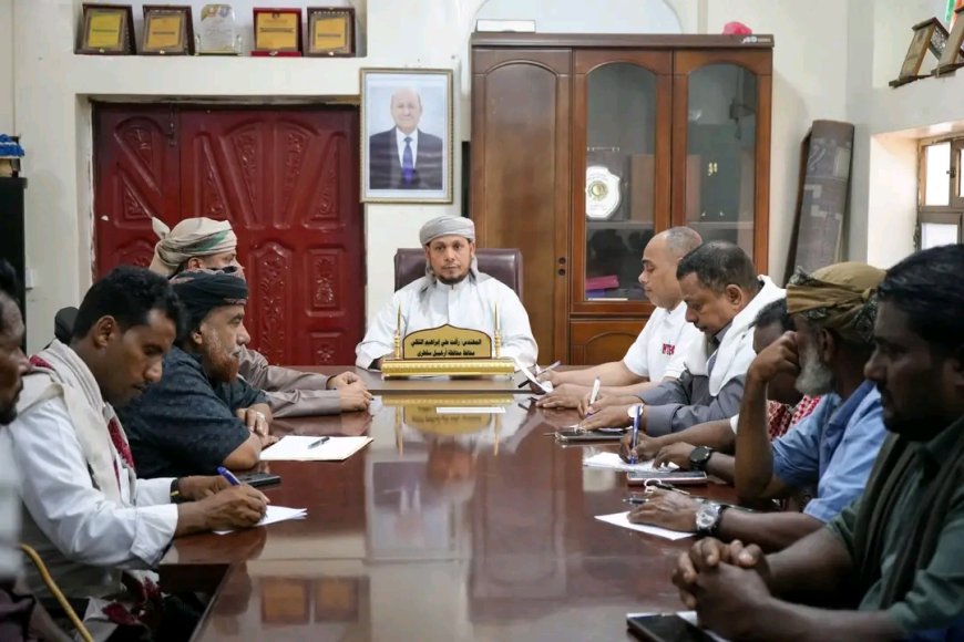 محافظ سقطرى يلتقي قيادة المجلس الوطني ويؤكد على تعزيز الأمن والتنمية ومكافحة الظواهر السلبية