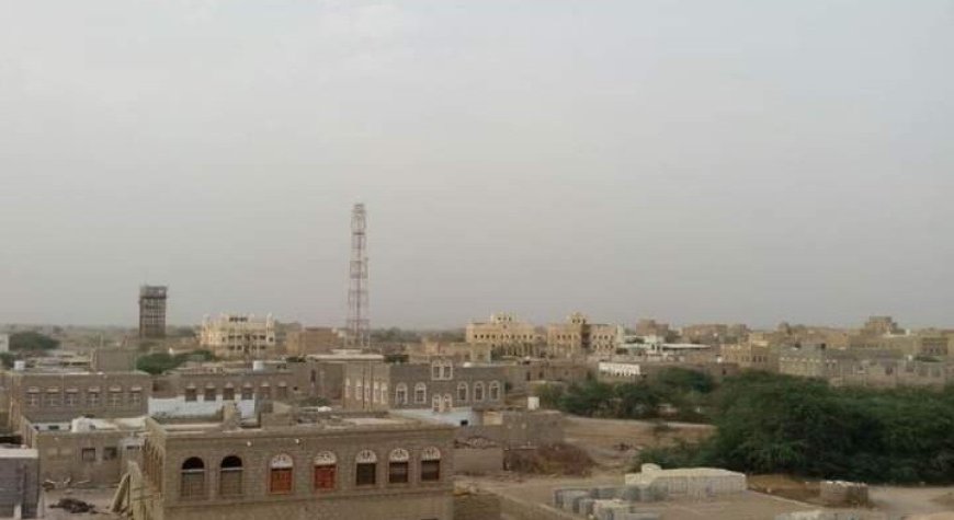 اعضاء المجلس الإداري بجمعية البندر السمكية بأحور يعقدون اجتماعا لمناقشة أوضاع وقضايا الجمعية