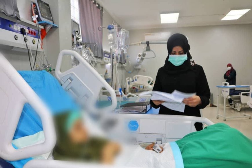 وكيل محافظة تعز للشؤون الصحية تطمئِن على صحة الطالبة التي سقطت في مصعد مستشفى الثورة