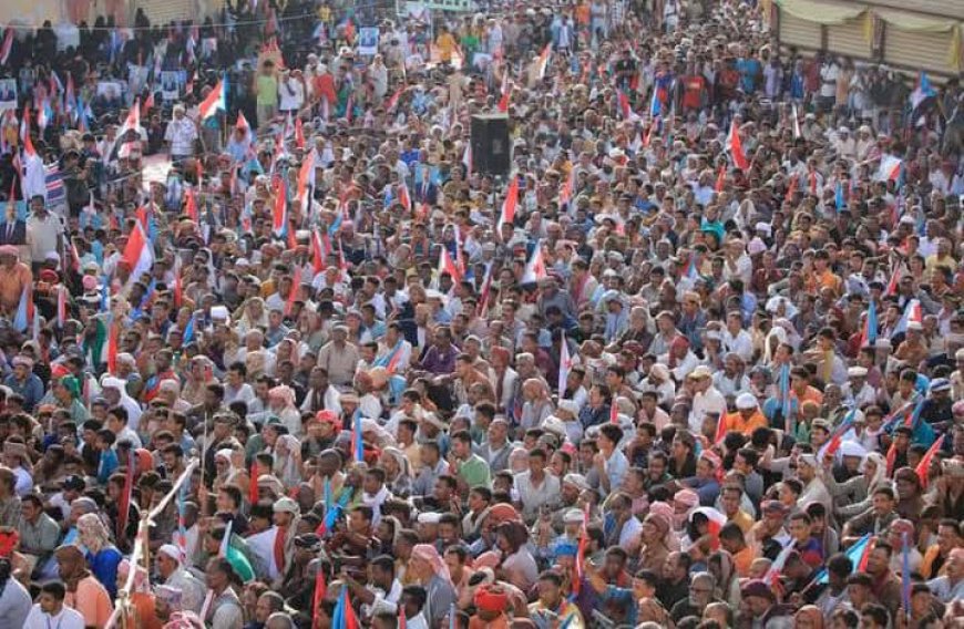 انتقالي لحج يبارك نجاح مليونية "حضرموت أولًا" بالمكلا