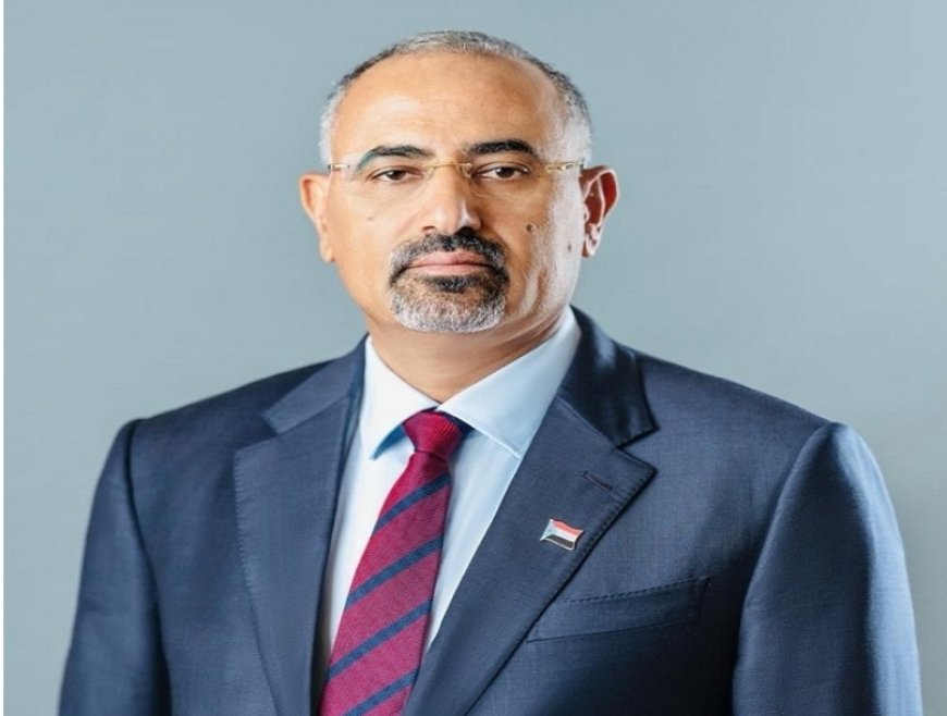 الرئيس الزٌبيدي يوجه بعودة وزراء الانتقالي في الحكومة إلى العاصمة عدن