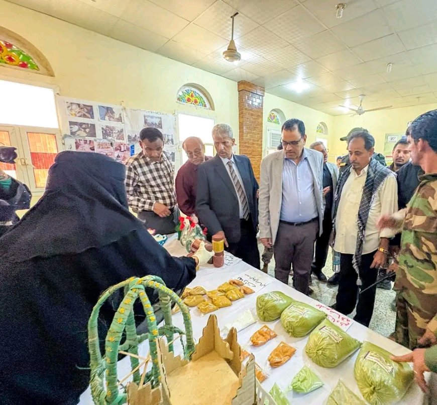 الوزير السقطري يتفقد مكتب الزراعة والري بلحج