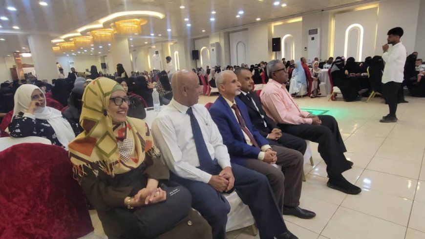 وبحضور الوكيل الشبحي.. تكريم الموظفين المتقاعدين بهيئة مستشفى الجمهورية التعليمي بالعاصمة عدن