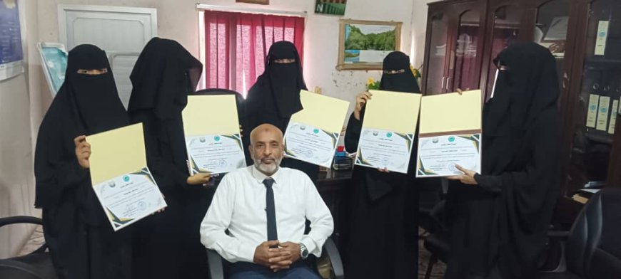 بمناسبة اليوم العالمي للعمال ..حماية البيئة لحج تكرم عدد من العاملات بالفرع