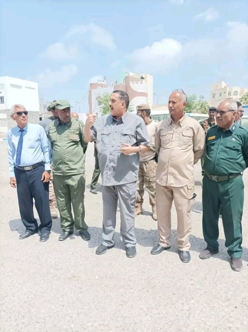 مدير امن عدن يلتقي بالدفعة التدريبية ويؤكد على أهمية الاستفادة من العلوم الشرطوية والقانونية
