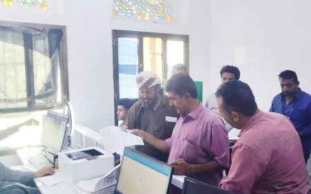 مدير عام يافع رصد الشيخ ياسر العمودي يشيد بجهود فرع الأحوال المدنية والسجل المدني بالمديرية وخدمتهم للمواطنين