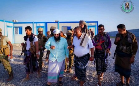 العميد الوالي يتفقد قوات الحزام الأمني في أبين ويشيد بتضحياتها البطولية