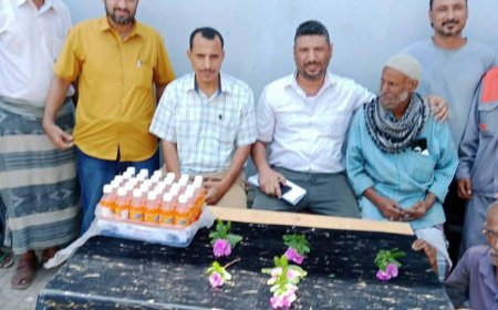 مدير المؤسسة العامة للآثاث المدرسية يحتفل مع موظفيه باليوم العالمي للعمال
