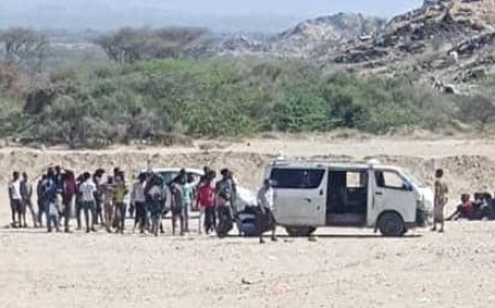 قوات حزام المنطقة الوسطى تحبط عملية تهريب جديدة لعشرات اللاجئين الأفارقة إلى مناطق الحوثي