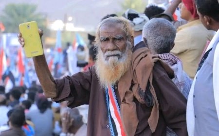 رئيس تنفيذية انتقالي حضرموت يعزي بوفاة المناضل سالم كرامة خزمه