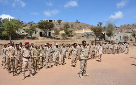 اللواء الجبولي يشهد تخرج  الكتيبة السادسة مهام خاصة بمعسكر الشهيد الزريقي