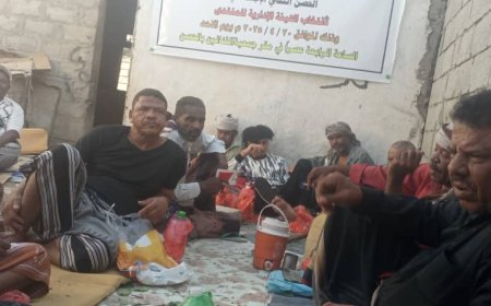 بن عطاف يزور منتدى الحصن الثقافي ويشيد بجهودهم في إحياء الموروث الشعبي