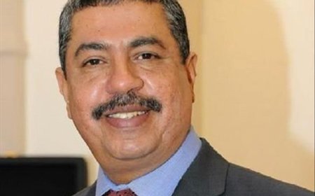 بحاح: تغيير المناصب والحكومات وحده غير كافٍ 