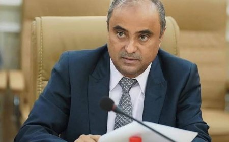 مدير عام المؤسسة الاقتصادية اليمنية يهنئ الأستاذ سالم بن بريك بمناسبة تعيينه رئيساً لمجلس الوزراء