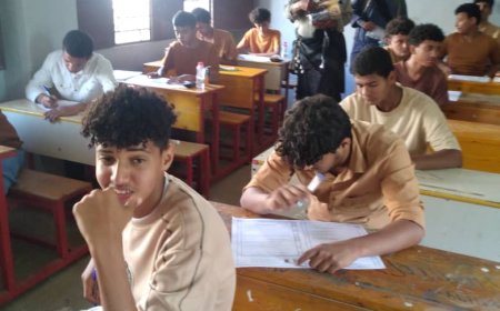 بحضور باسلهف ثانوية   الفاروق تدشن الامتحانات الوزارية  للثانوية العامة بجعار 