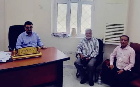 اللواء جبيران والكعبي يطلعان على سير عمل الهجرة والجوازات خور مكسر