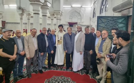 الرئيس علي ناصر محمد يحضر عزاء المناضل زيد يحيى الذاري في القاهرة