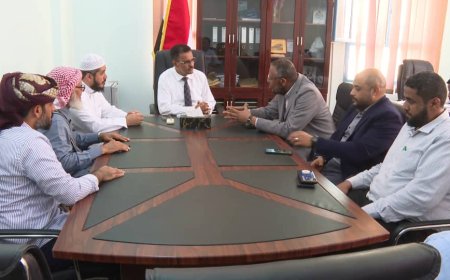 الأمين العام لمحلي حضرموت يشيد بالعمل الإنساني الرائد لمؤسسة البصر في مجال طب العيون