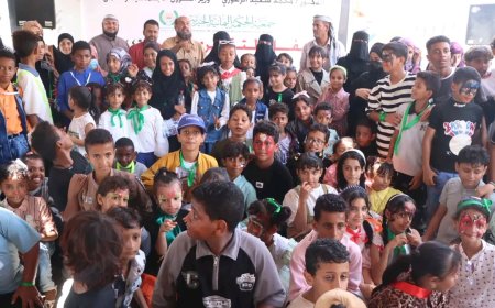 برعاية الوزير الزعوري: رحلة ترفيهية لـ1000 يتيم ويتيمة في عدن احتفاءً بيوم اليتيم العربي