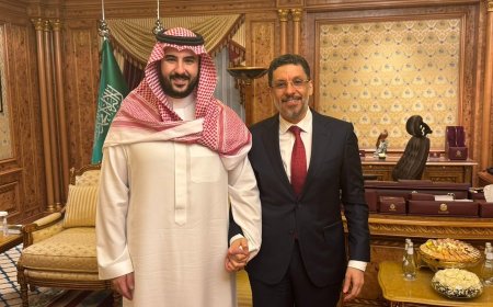 بن مبارك يظهر في لقاء هام عقب استقالته من منصبه