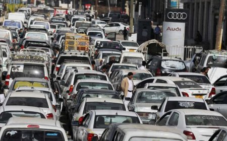 الحوثيون يعلنون خطة طوارئ لإدارة مخزون الوقود عقب غارات الحديدة