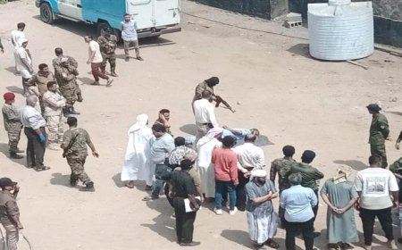 النيابة العامة بعدن تُنفذ حكم الإعدام رمياً بالرصاص بحق قاتل الشاب عمرو حزام
