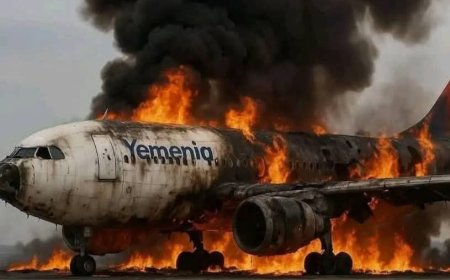 شاهد النيران وهي  تلتهم احد طائرات الخطوط الجوية اليمنية بمطار صنعاء (صورة). 