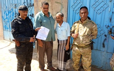 السلطة المحلية بمديرية قعطبة يغلقون محلات تجارية لعدم دفعها الضريبة