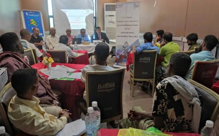 برعاية الوزير السقطري.. رئيس هيئة مصائد خليج عدن يدشن الدورة التدريبية الخاصة بالصيد التقليدي وسبل الحفاظ على البيئة البحرية