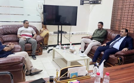 "الشباب والرياضة" و "مؤسسة التواصل الإنساني" يناقشان برامج تمكين الشباب