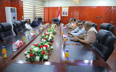 الأمين العام لجامعة المهرة يلتقي بمدير البرامج في مكتب الأمم المتحدة لخدمات المشاريع (UNOPS)