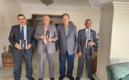 في زيارة ودية أخوية.. الرئيس علي ناصر محمد يستقبل أساتذة من جامعة الأزهر