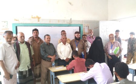 مامور لودر ورئيس المجلس الإنتقالي ومدير التربية وممثلا الوزارة يزورون عدد من المراكز الإختبارية