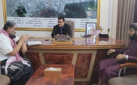خلال لقائة بمدير عام الأوقاف والإرشاد بعدن.. مدير عام المنصورة يؤكد أهمية دور خطباء المساجد في توعية المجتمع ومحاربة الظواهر السلبية