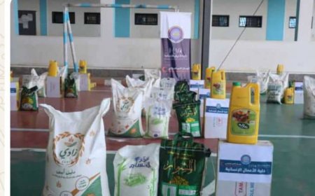 الحديدة.. الخلية الإنسانية تقدم دفعة مساعدات جديدة لمعلمي الخوخة