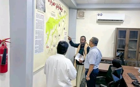 الوكيل الزامكي يطلع على مشروع نظام الإنذار المبكر للحماية من كوارث السيول في سيئون